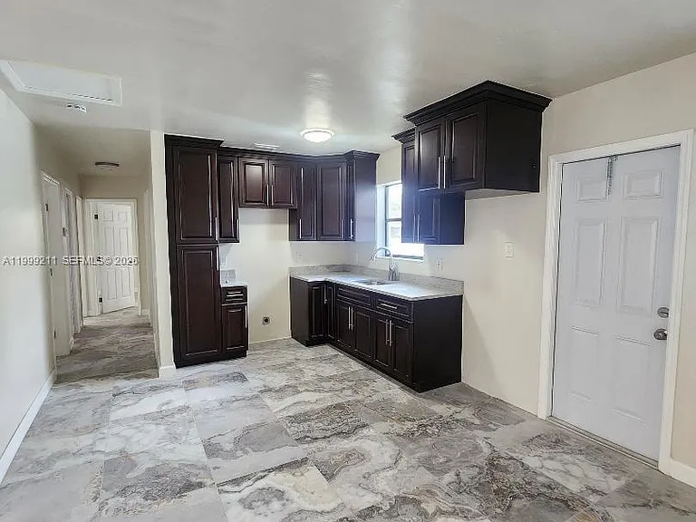 7750 NW 14th Pl — Photo 8