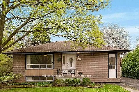 2076 Constance Dr — Photo 1