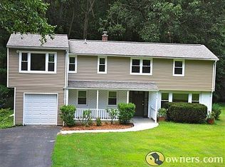 1078 Barberry Rd, Yorktown Heights, NY 10598