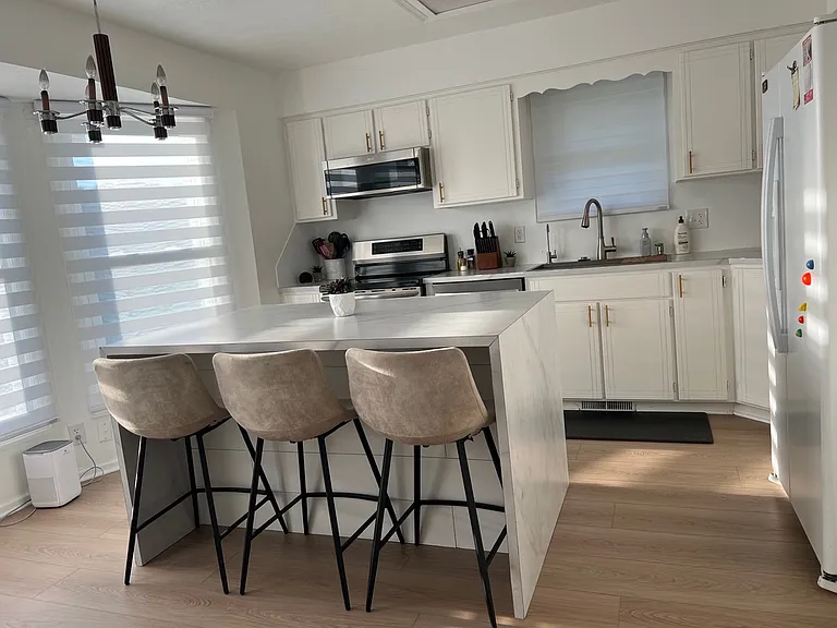 Douglas Cir — Photo 18