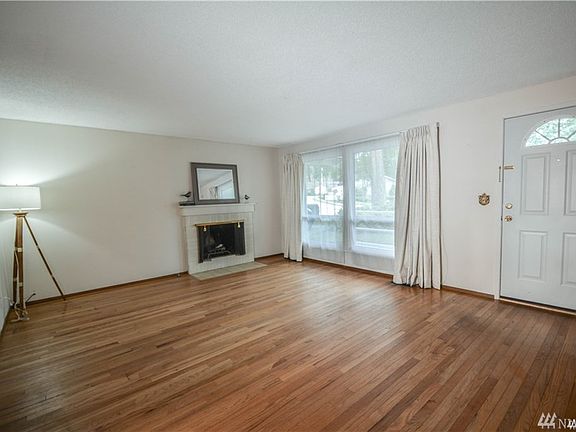 3rd image of 13717 NE 74th St