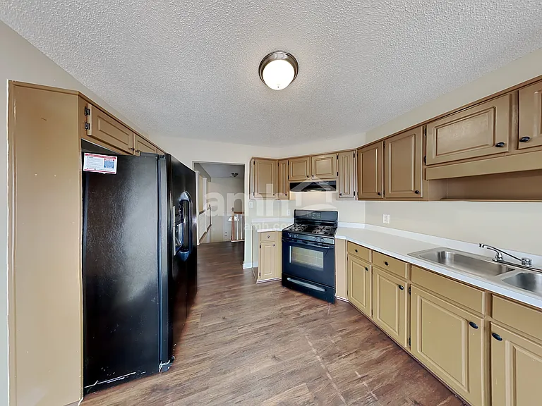 753 Country Lake Ct — Photo 3
