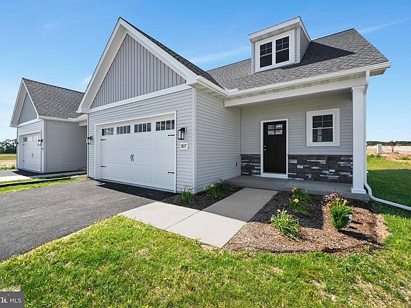 5th image of 307 Ridgefield Dr