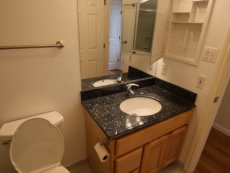 222 21st Ave #1 — Photo 18