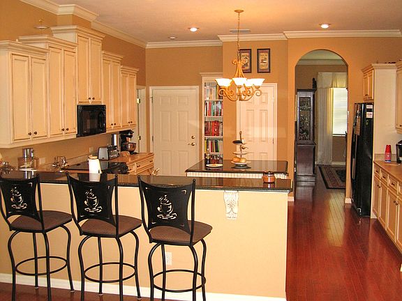 3rd image of 2906 SE 27th Ct