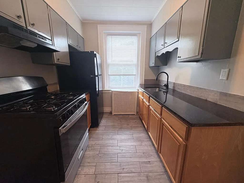507 Norton Pkwy — Photo 2