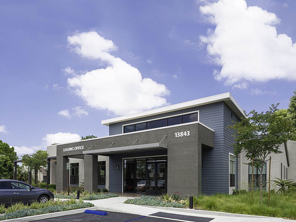 Building Photo 4