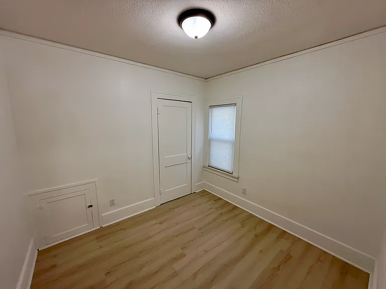 146 Bondie St — Photo 7