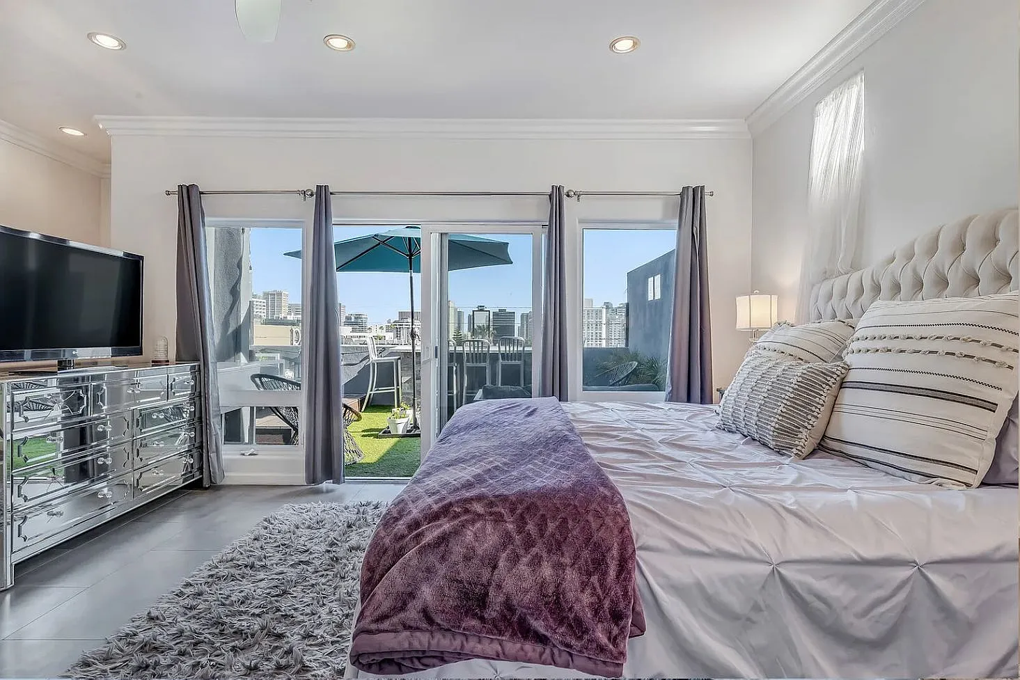 145 West Hawthorn Street - 1 — Photo 3