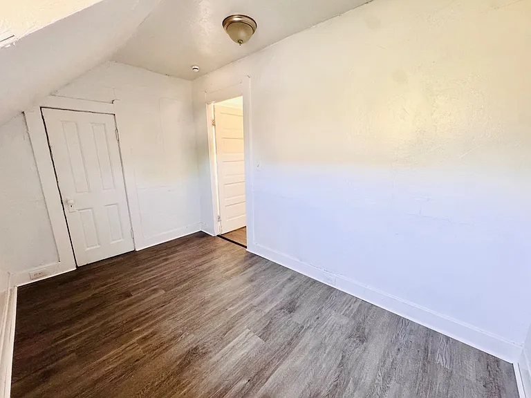 924 Ansel Rd — Photo 31