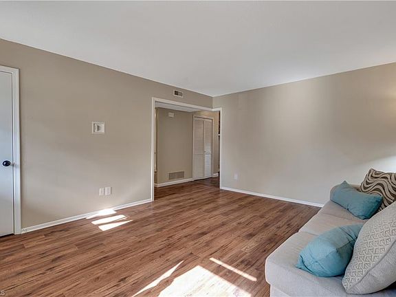 5th image of 3006 Beaconwood Dr