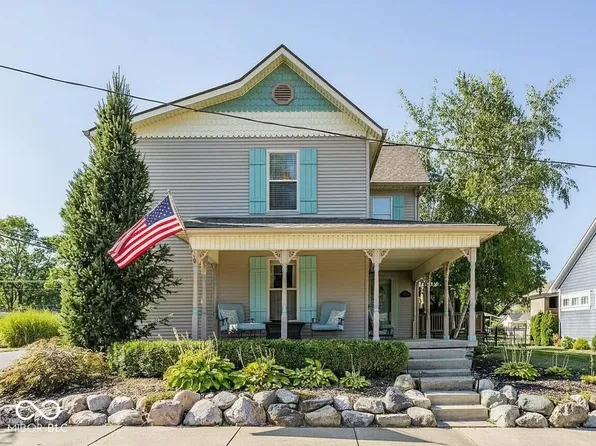 121 1st St SE, Carmel, IN 46032