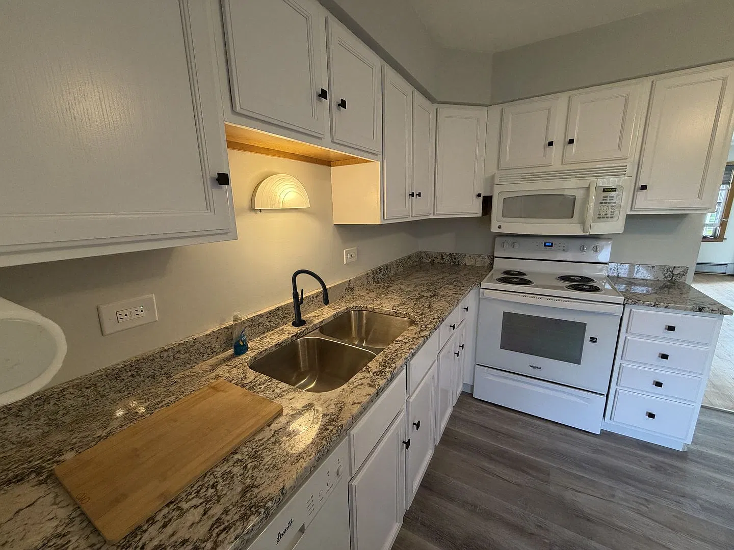 2000 Parkside Dr — Photo 2