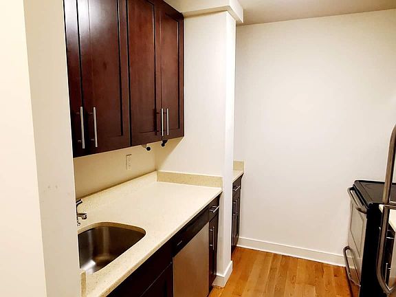 Kitchen with dish washer!