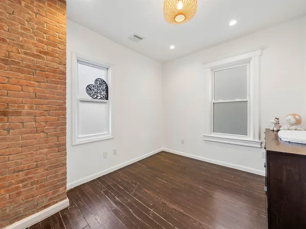 10 Apollo Street image 18 of 24