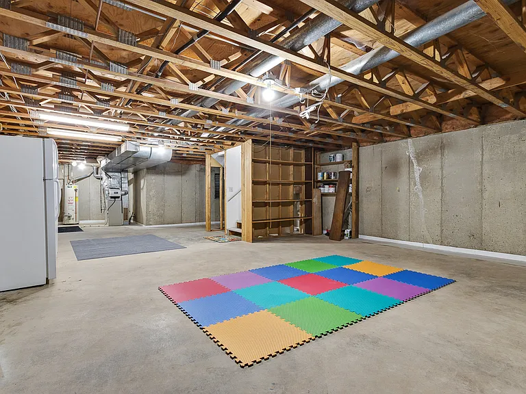 834 Swallow St — Photo 26