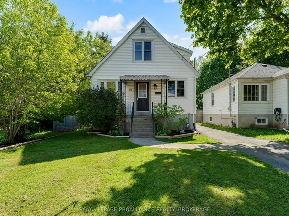 19 Westdale Ave, Kingston, ON K7L 4S1