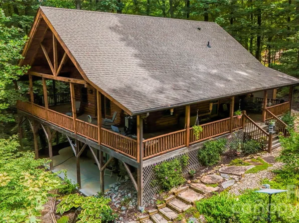 700 Howard Dr, Lake Lure, NC 28746