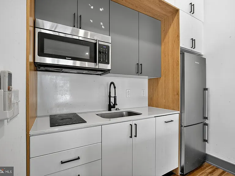 1935 E Hazzard St #303 — Photo 10