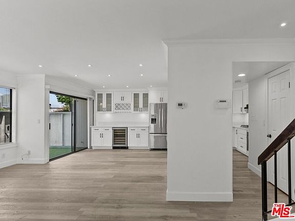 5th image of 10500 Sunland Blvd Unit 4