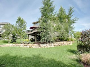 2565 Arrowhead Ln, Chanhassen, MN 55317
