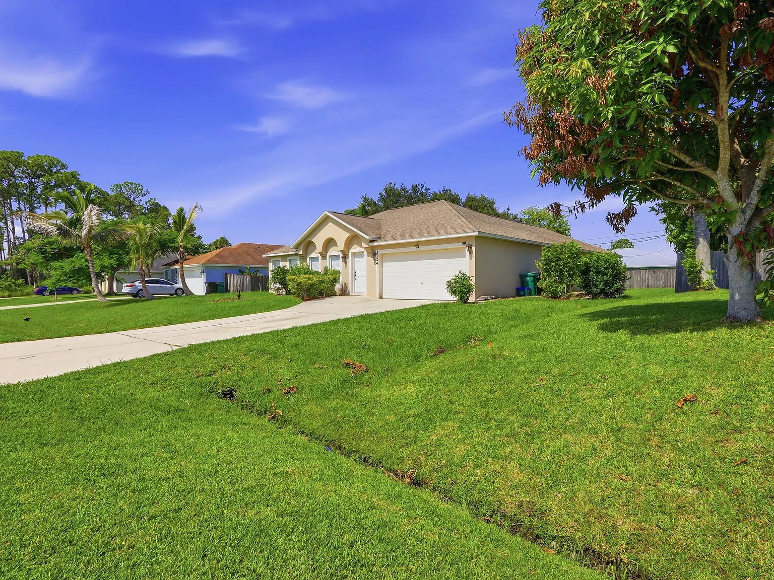 4 bed, 2.0 bath, 2108 sqft, $2,975 — Photo 3
