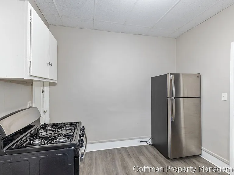 1545 Queen Ave NE — Photo 14