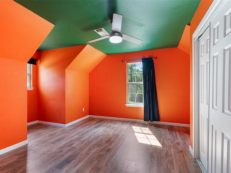 293 Commodore Dr — Photo 30