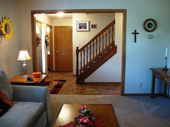 3rd image of 311 Cromwell Ct