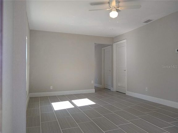 3rd image of 7006 N Dakota Ave
