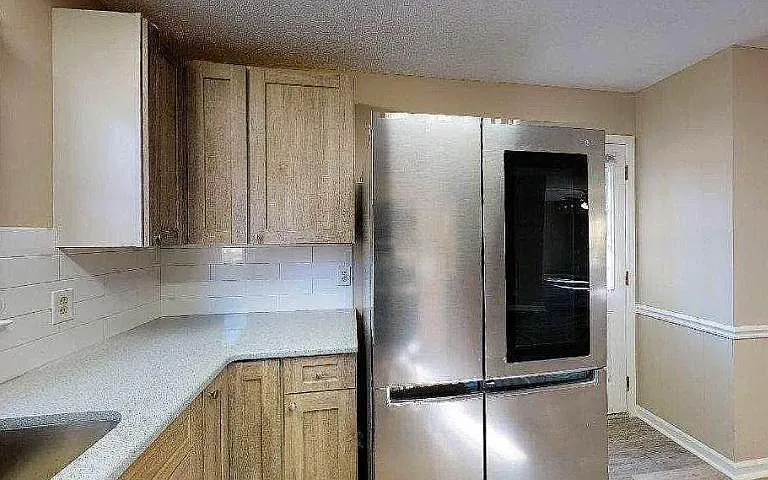 421 Constitution Dr — Photo 20