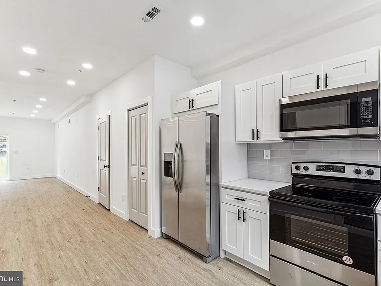 2224 N Howard St #1 — Photo 3