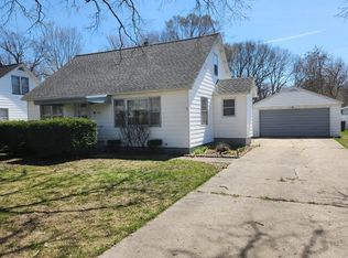 1109 E Airport Rd, Muskegon, MI