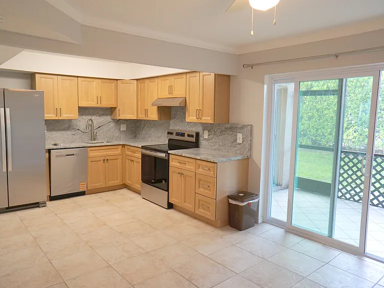 3313 Quail Close #3313 — Photo 3