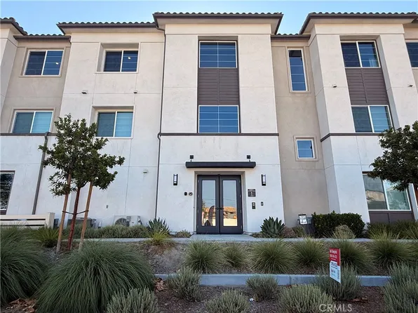 6123 Valentina Way, Corona, CA 92880