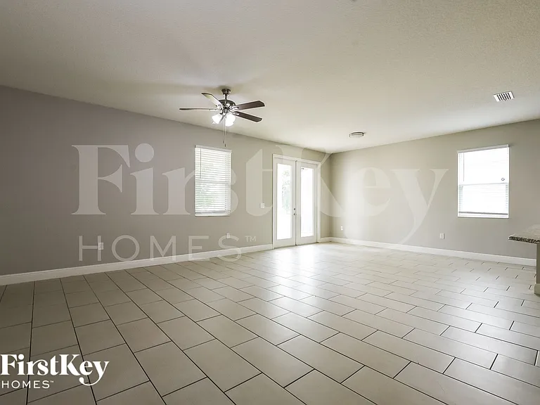 12018 Sumter Dr — Photo 2