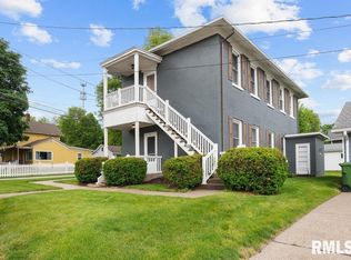 111 Ewing St, Le Claire, IA 52753