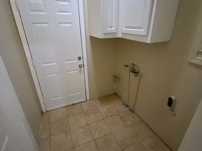 4007 Holly Ave — Photo 9