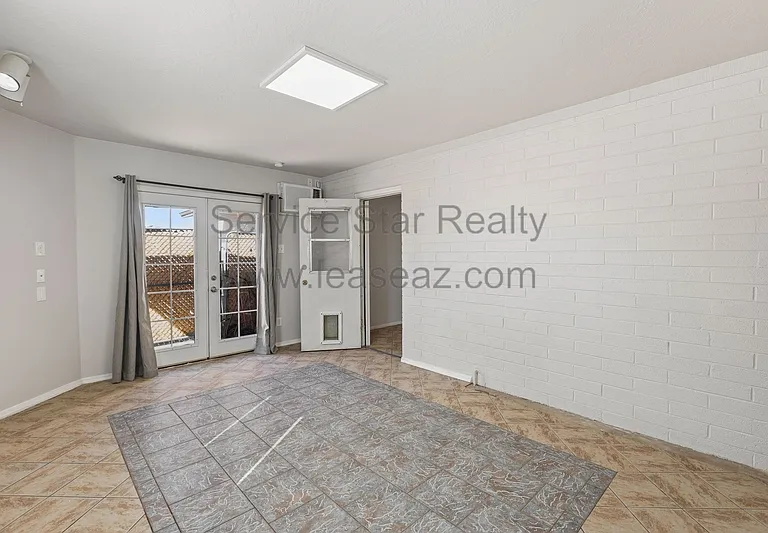 5513 W Waltann Ln — Photo 11