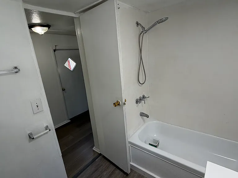 203 Dodge Ave — Photo 2