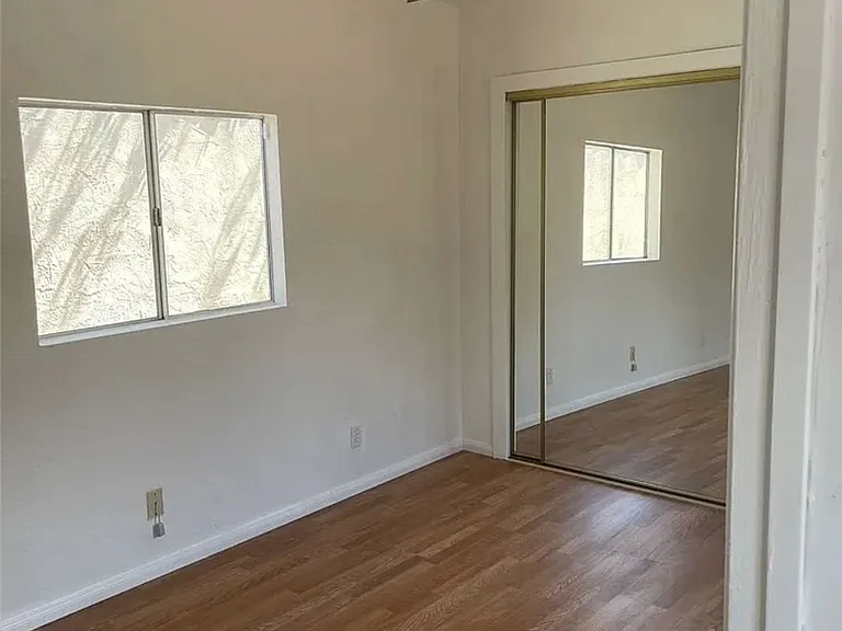 8724 Ruthelen St — Photo 13