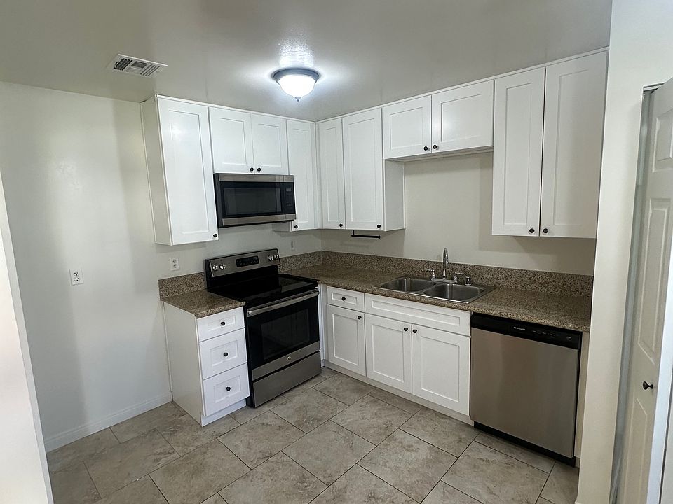 1st image of 936 S Mollison Ave #E