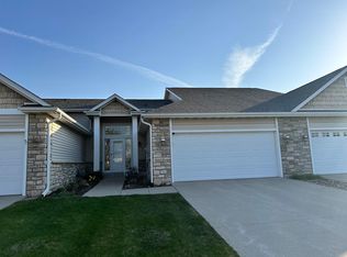 2927 Roxboro Dr, Ames, IA 50010