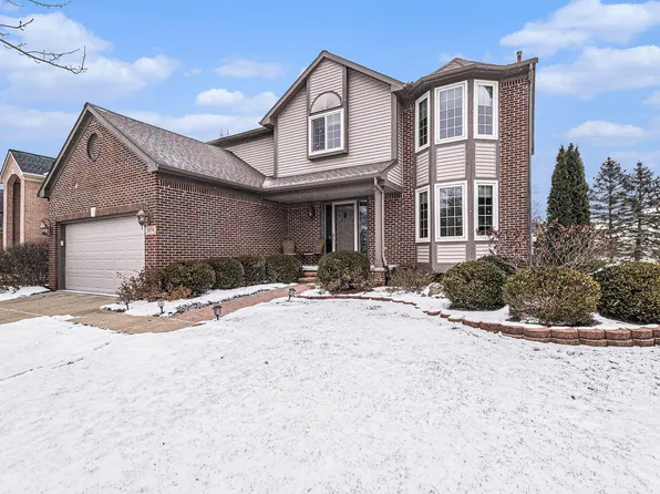 5874 Cedar Ridge Dr, Ann Arbor, MI 48103