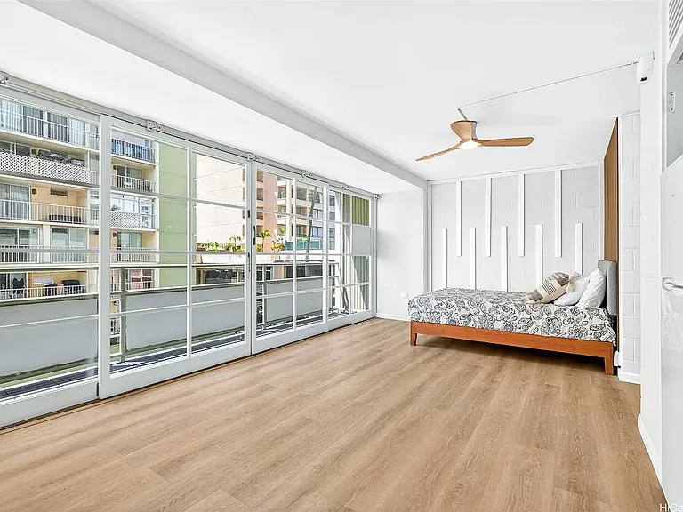 445 Kaiolu St #401 — Photo 4