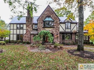 2 Lynn Way, Colonia, NJ 07067