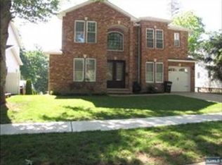 1175 E Laurelton Pkwy, Teaneck, NJ 07666