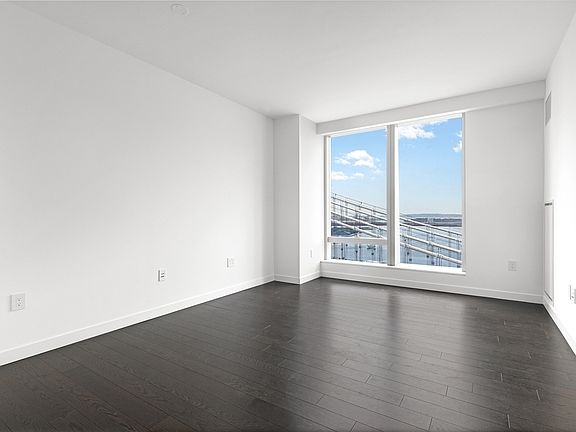 4th image of 252 South St #11N