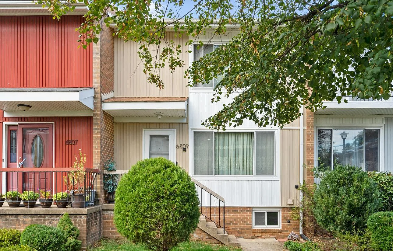 3 bed, 2.5 bath, 1360 sqft, $2,799 — Photo 1