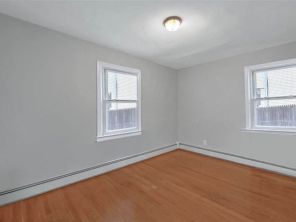 2nd image of 10 Spruce St APT 2